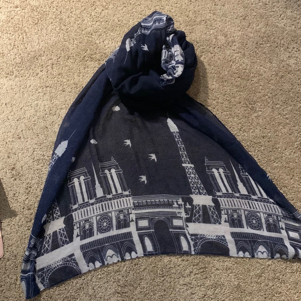 Paris-themed scarf